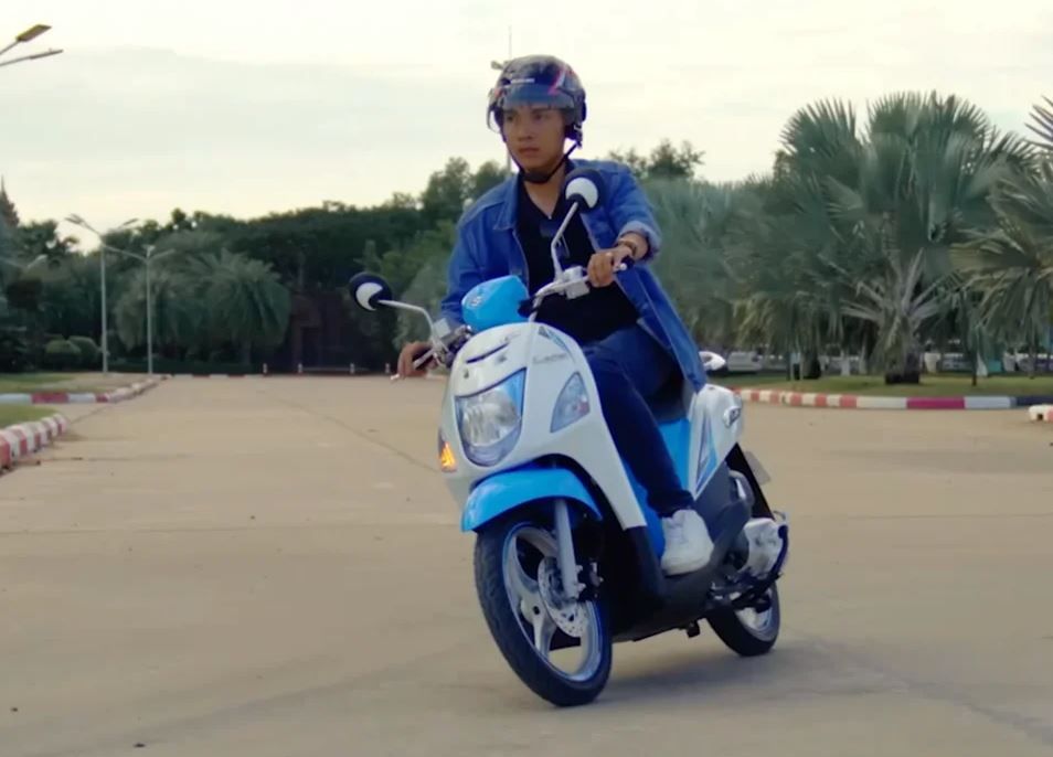 Suzuki Rilis Matic Retro Terbaru dengan Smart Key, Siap Menantang Honda Scoopy!