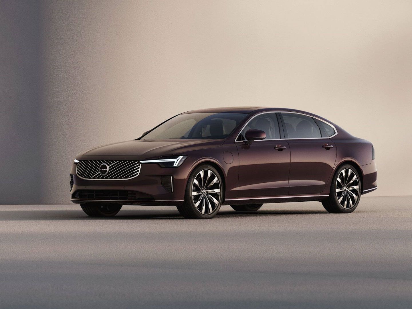 Versi Terbaru Tank Swedia: Detil Perubahan pada Volvo S90 Revealed!