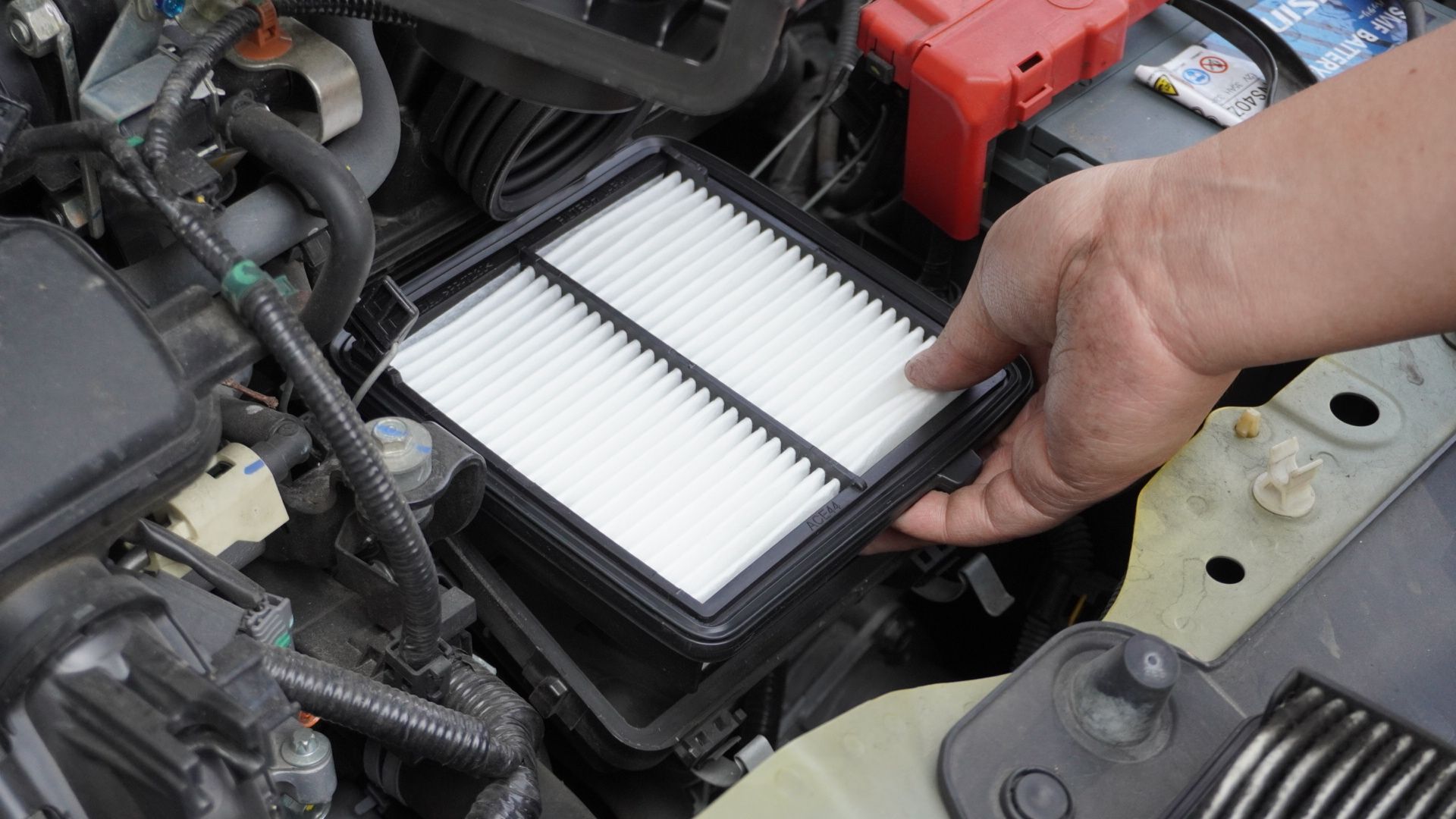 Peringatan: Biarkan Filter Udara Mobil Kotor Bisa-Bisa Merugikan Anda Ratusan Juta
