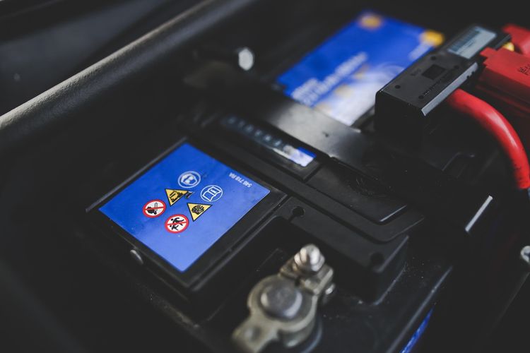 6 Tip Terbaik untuk Memilih Aki Mobil yang Awet dan Berkualitas