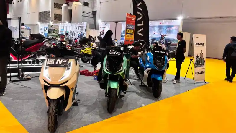 Alva Berikan Diskon Spesial pada Motor Listrik Cervo dan One XP di PEVS 2025