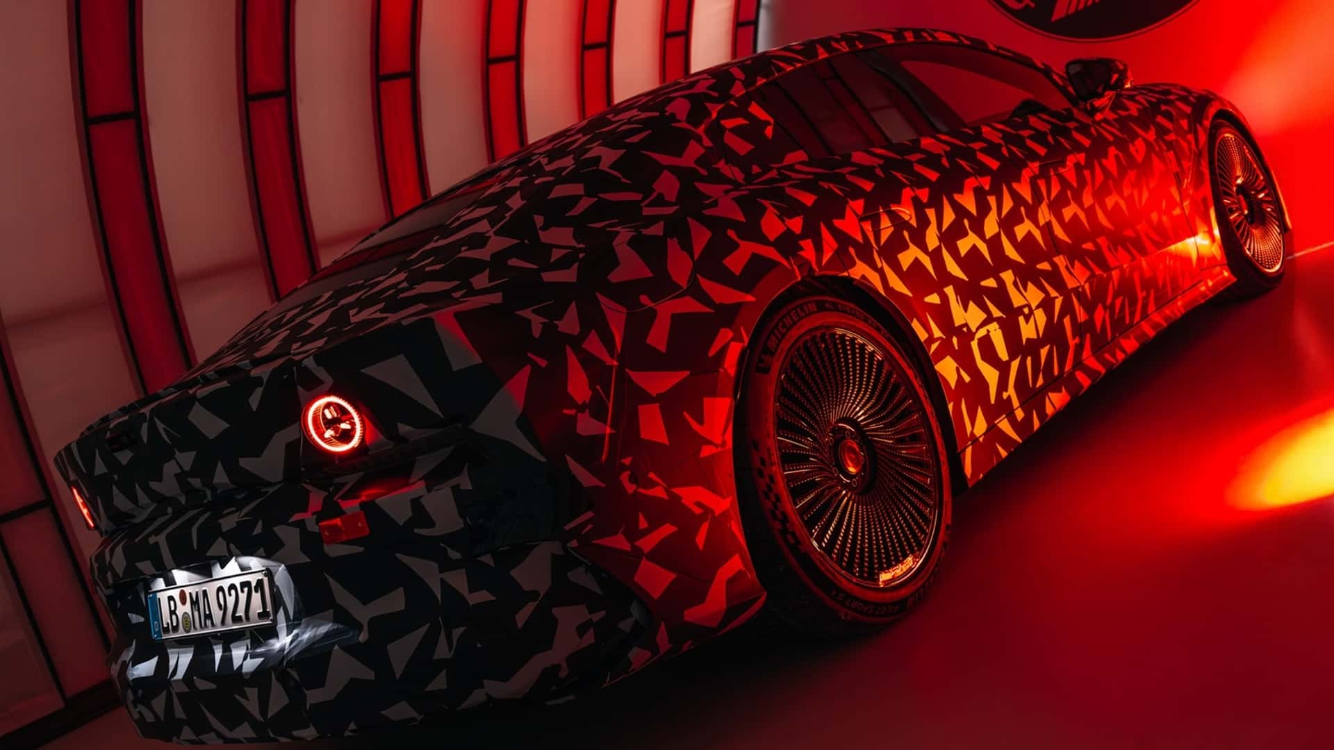 Desain Mengejutkan dari Sedan Super Baru Mercedes-AMG