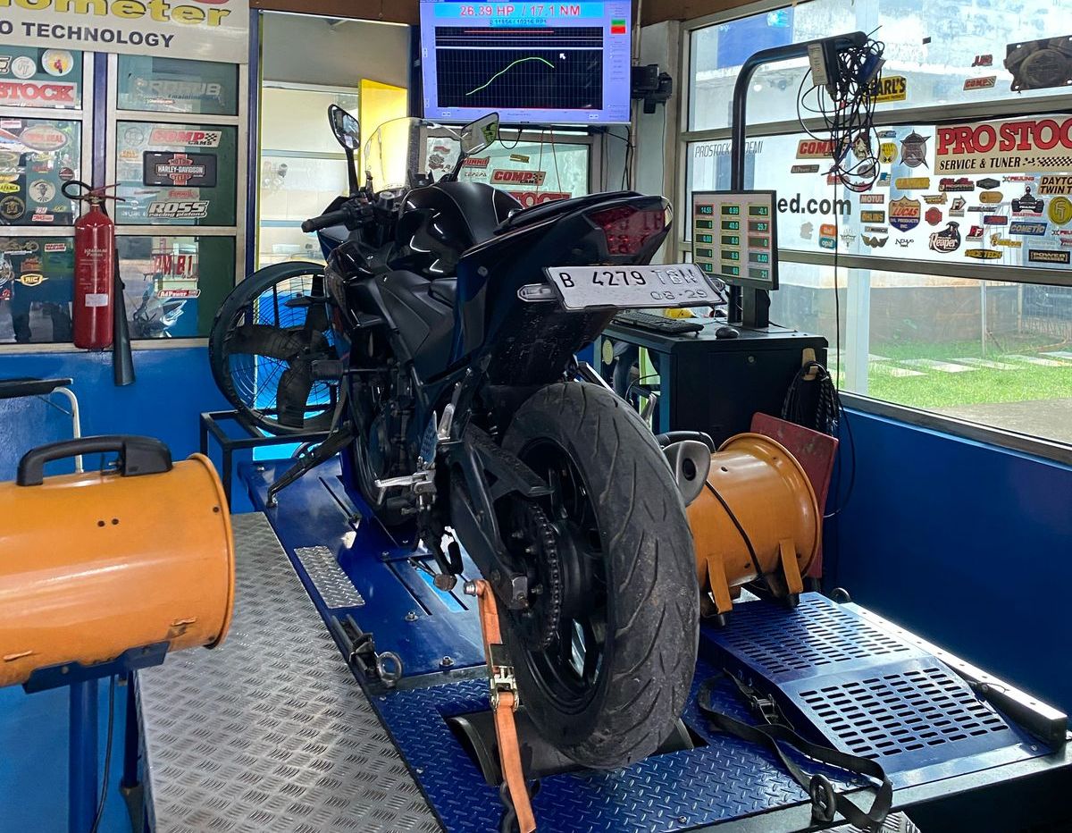 Coba Formula Baru Ini: Hasil Tes Dyno Oli Motul 300V Terkini