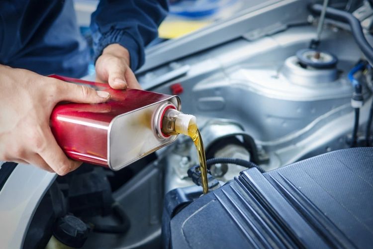 6 Tip Terbaik untuk Memilih Oli Transmisi dan Jaga Kinerja Mobil Anda