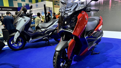 Spesifikasi & Harga Terbaru Yamaha XMAX 250 2025: Skuter Premium untuk Gaya dan Kinerja Maksimal