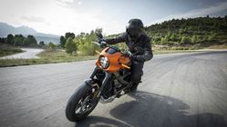 5 Motor Touring Unggulan untuk Tahun 2025: Siap Menghadapi Semua Medan!