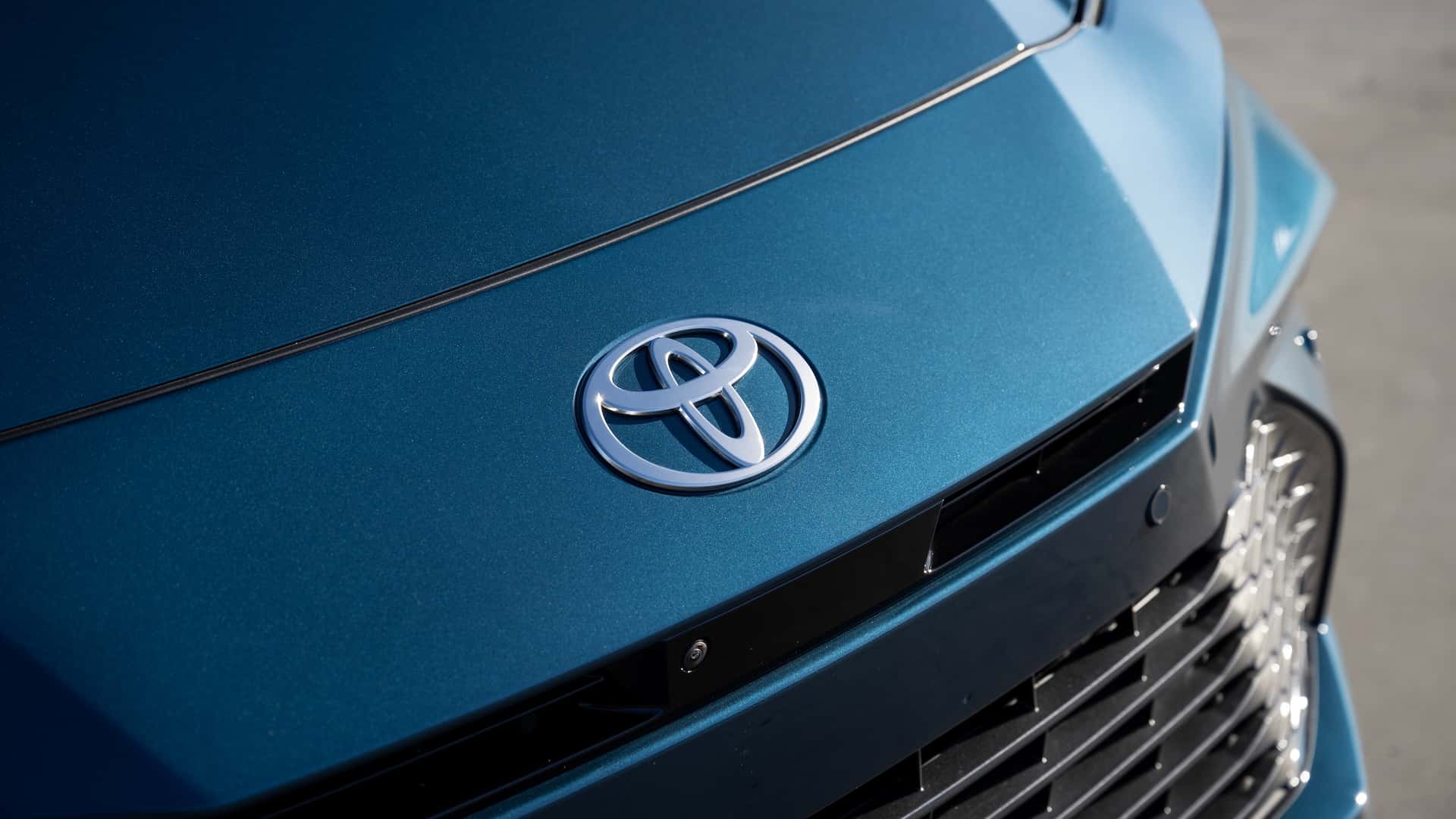 Toyota Tetap Dominan: Angka Mobilnya di Jalanan Tak Terduga