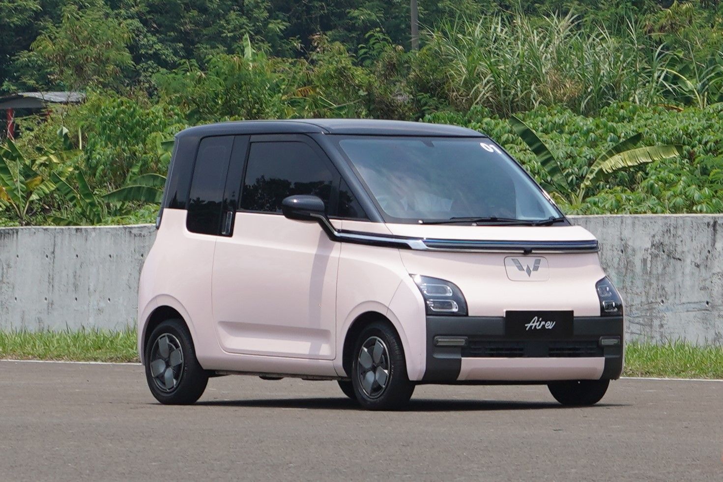 Wuling Air EV Menangkan Gelar Terbaik di Penghargaan Otomotif 2025