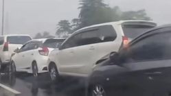 BRAKKK! Tabrak Lari Berantai Melibatkan 5 Mobil di Tol Cileunyi KM 152 Menuju Bandung