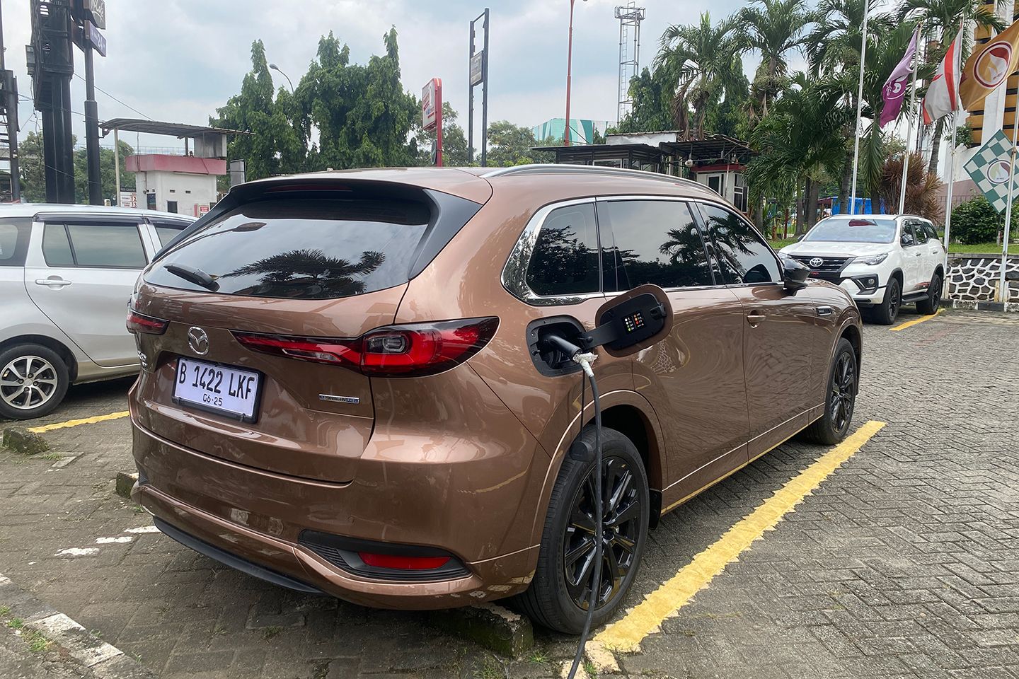 Baterai Penuh, Mazda CX-80 PHEV Tanpa Bensin Hingga Ke Sini