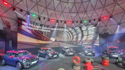Kelima Varian, Dua Pilihan Tenaga Listrik! MINI JCW 2025 Akan Menggebrak Jakarta