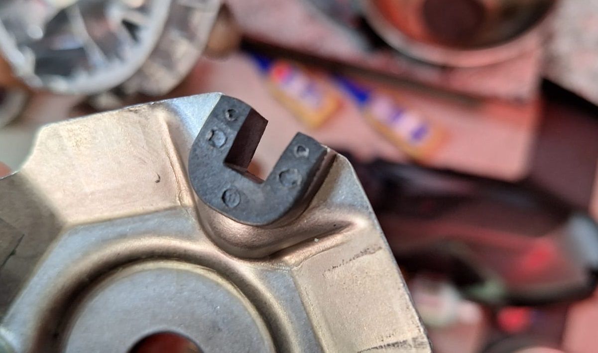 Belikan Slide Piece KW untuk Hemat? Ketahui Dampak pada CVT Motor Matic Anda