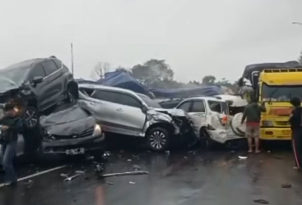 Inilah Penjelasan Tentang Jackknifing: Akar Masalah Tabrakan Beruntun di Tol Cipularang KM 92