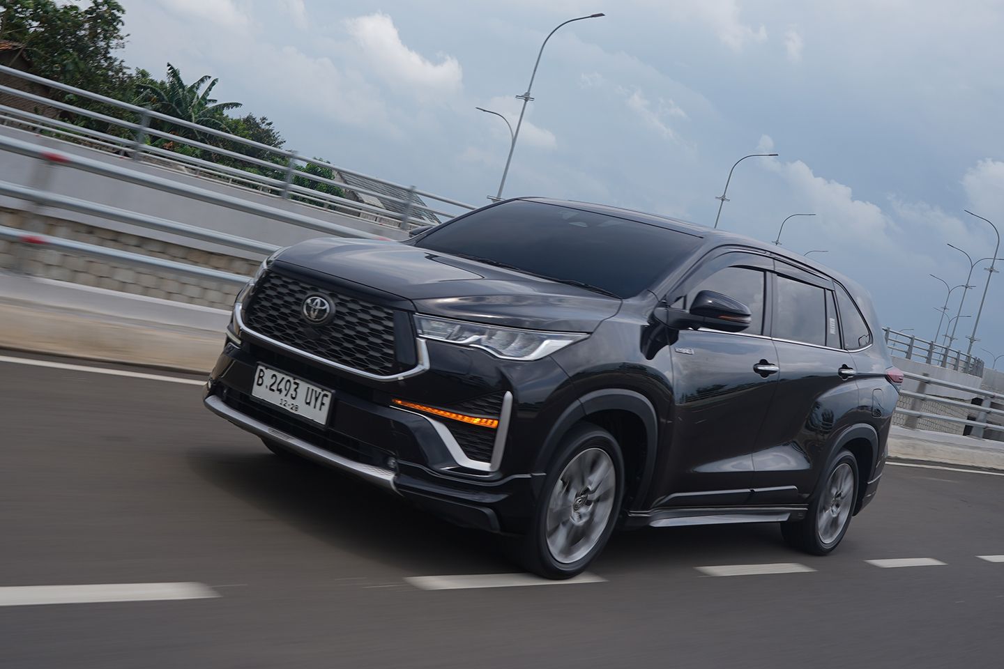 Pasca Idul Adha, Harga Ban Toyota Innova Zenix Dimulai dari Angka Ini