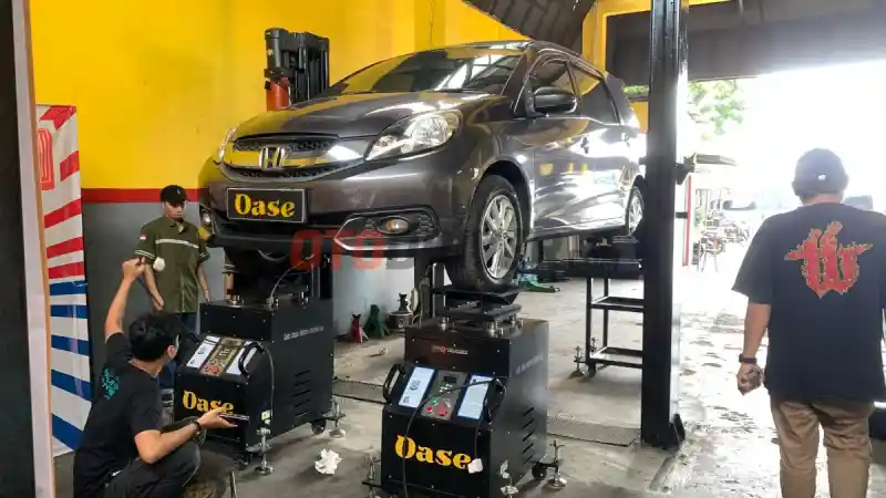 Masalah pada Kaki-kaki Mobil? Coba Alat Ini Sebelum Menggantinya!