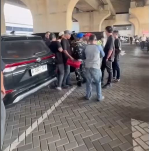 Heboh Debt Collector Tarik Toyota di Stasiun, Diduga Terkait Penggelapan Rp 25 Juta