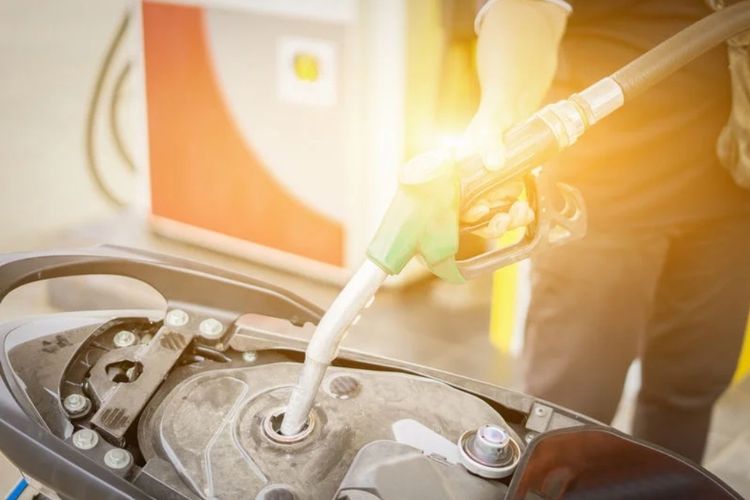 6 Tips Mencegah Kebocoran Tangki Bensin Sepeda Motor Akibat Berkabut